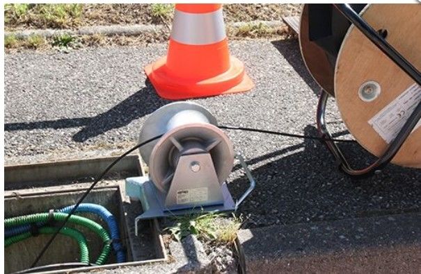 प्रत्यक्ष दफन अनुप्रयोगों के लिए प्रत्यक्ष दफन फाइबर ऑप्टिक केबल -20- 70°C संरचना SZ स्ट्रैंड्ड ढीली ट्यूब